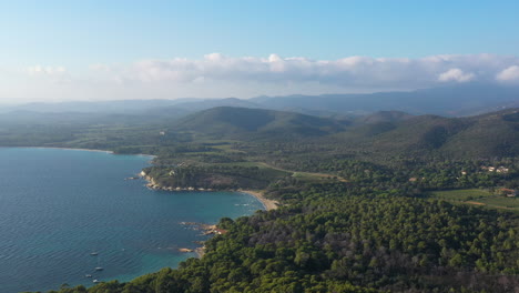 Panoramic-view-of-bormes-les-mimosas-coastline-vineyards-and-mediterranean-sea